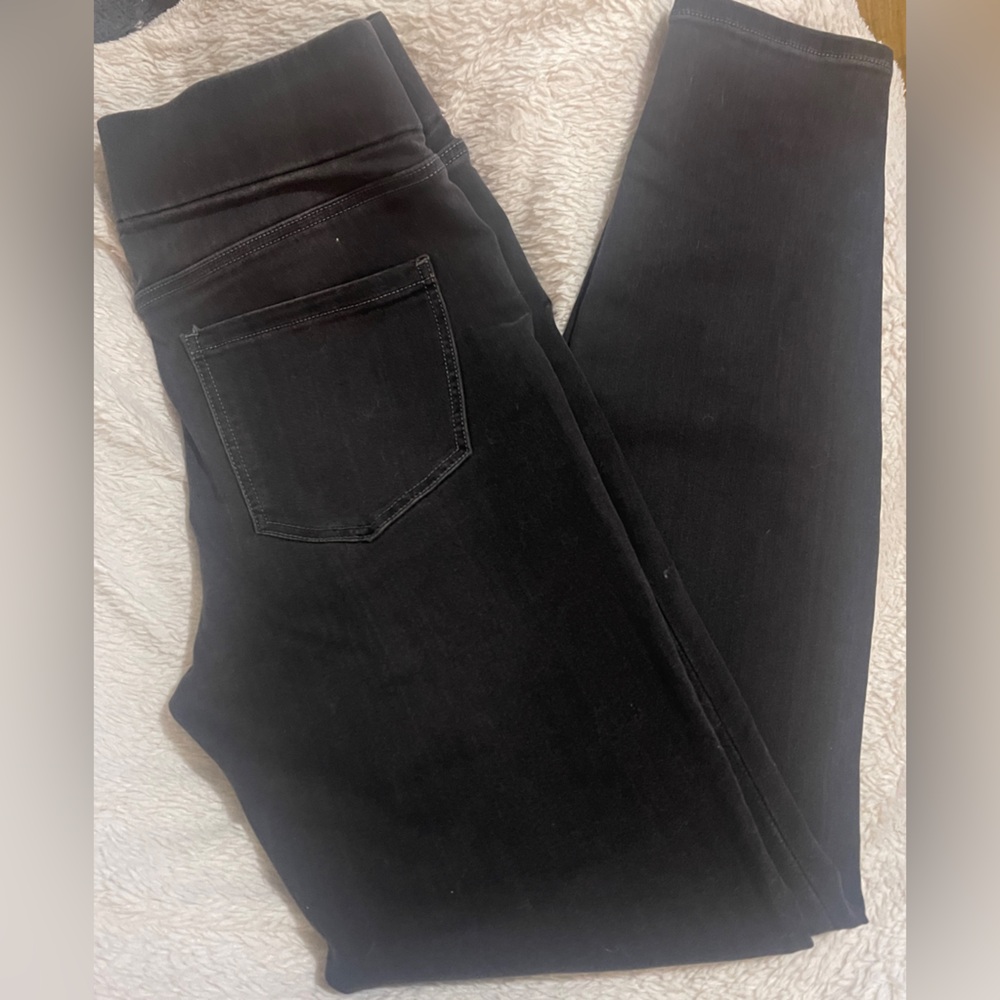 Black Women's Slim Mid-Waist Jeans by Liverpool Los Angeles.
